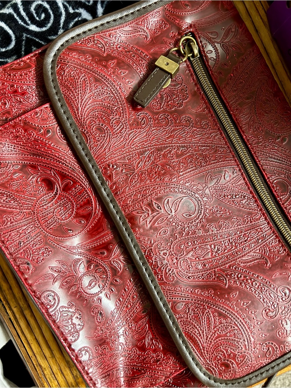 Relic Fossil Embossed Leather Shoulder Bag❤️🔥 - Picture 7 of 16